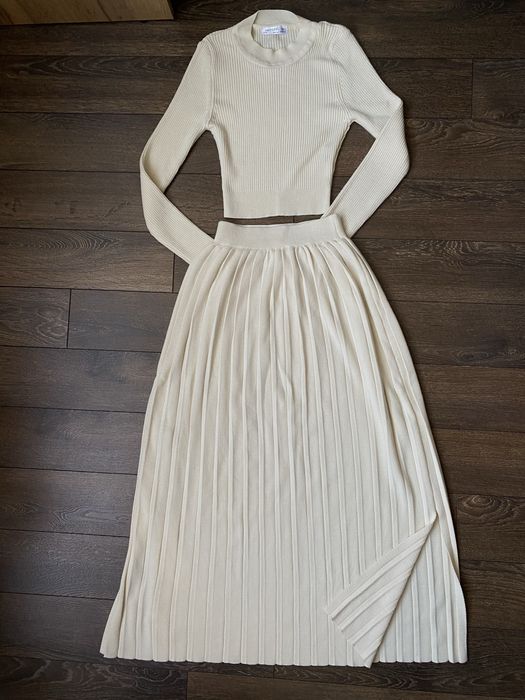 Комплект пола и блуза.