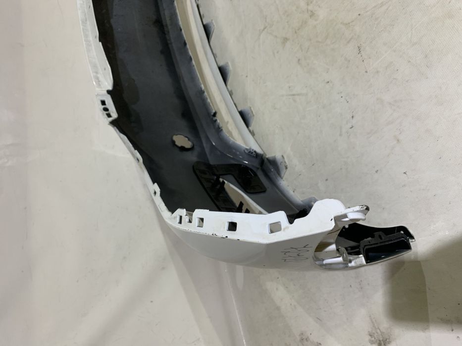 Bara fata Tesla Y, 2020, 2021, 2022, 2023, 2024.