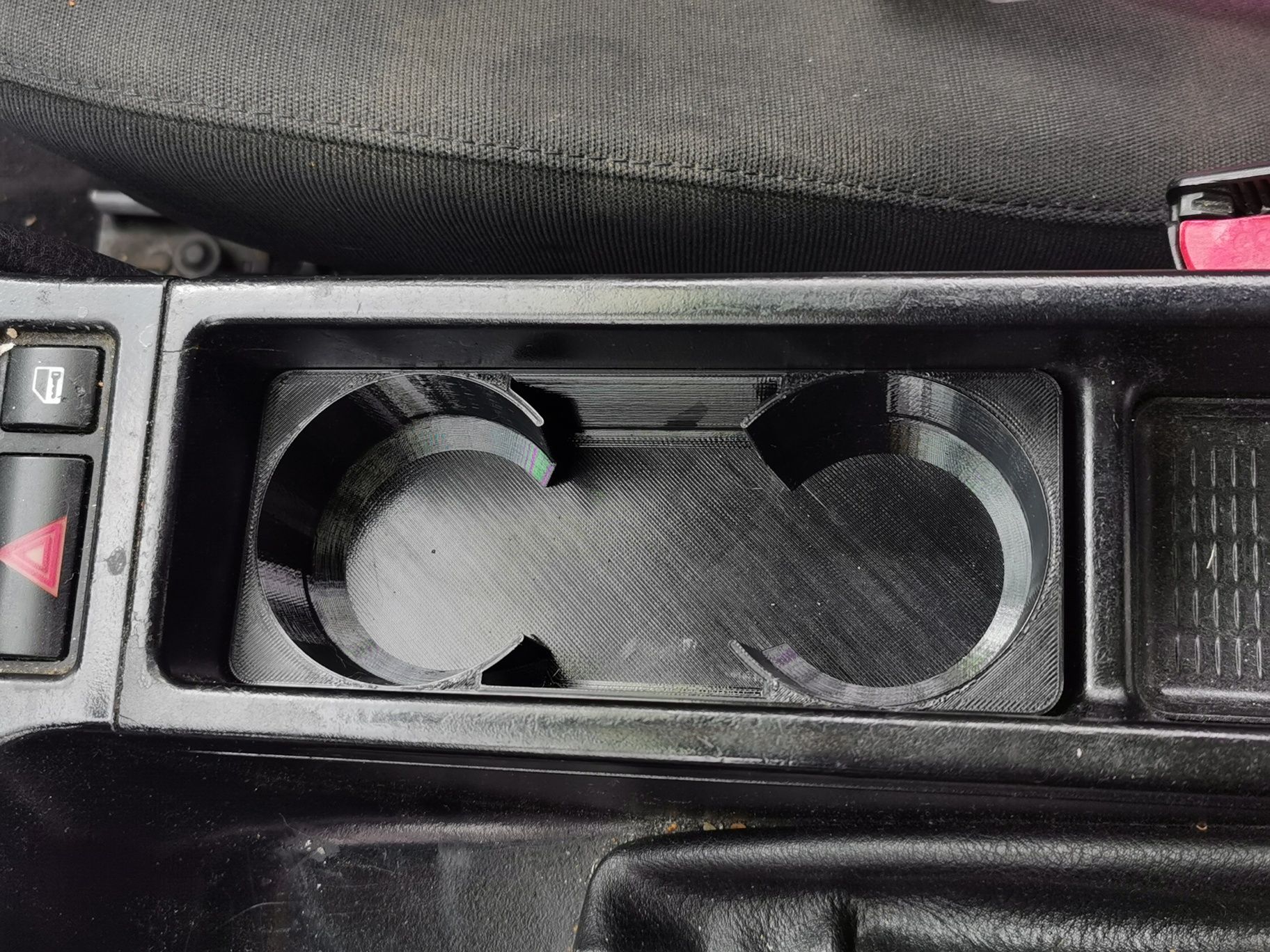 Къпхолдер за BMW E46 / БМВ Е46 къпхолдър - поставка за чаши