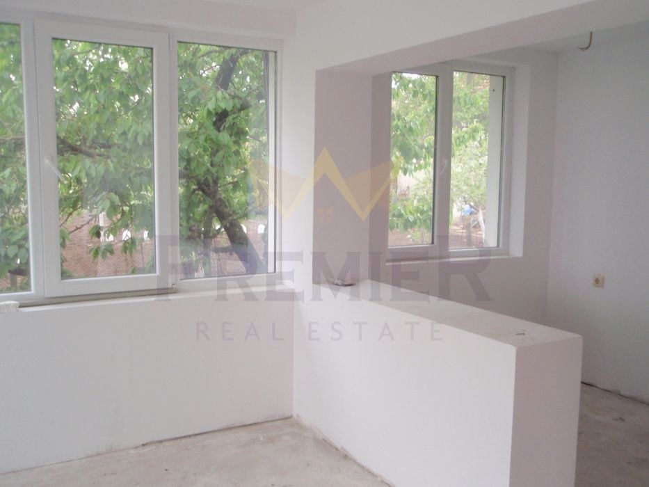 Продава се Къща в с. Бенковски, Област Варна - 285 кв.м за 685 €/кв.м - Снимка #9