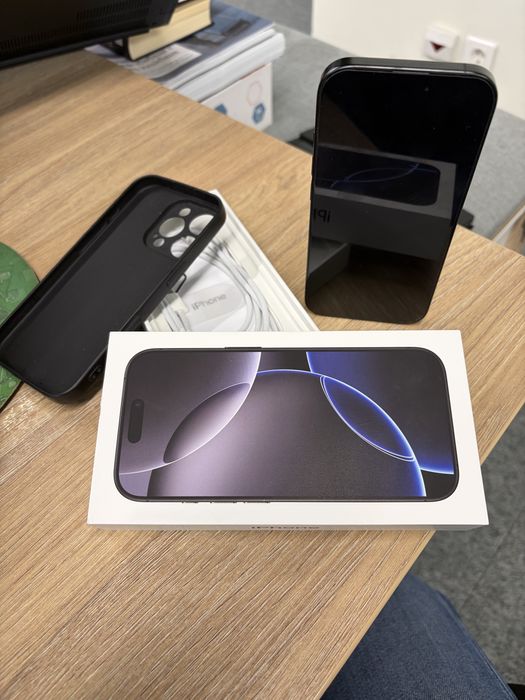 Продавам iPhone 16 Pro 128 GB в гаранция