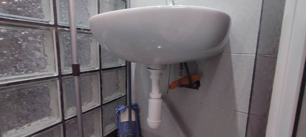 Мивки за баня със смесители