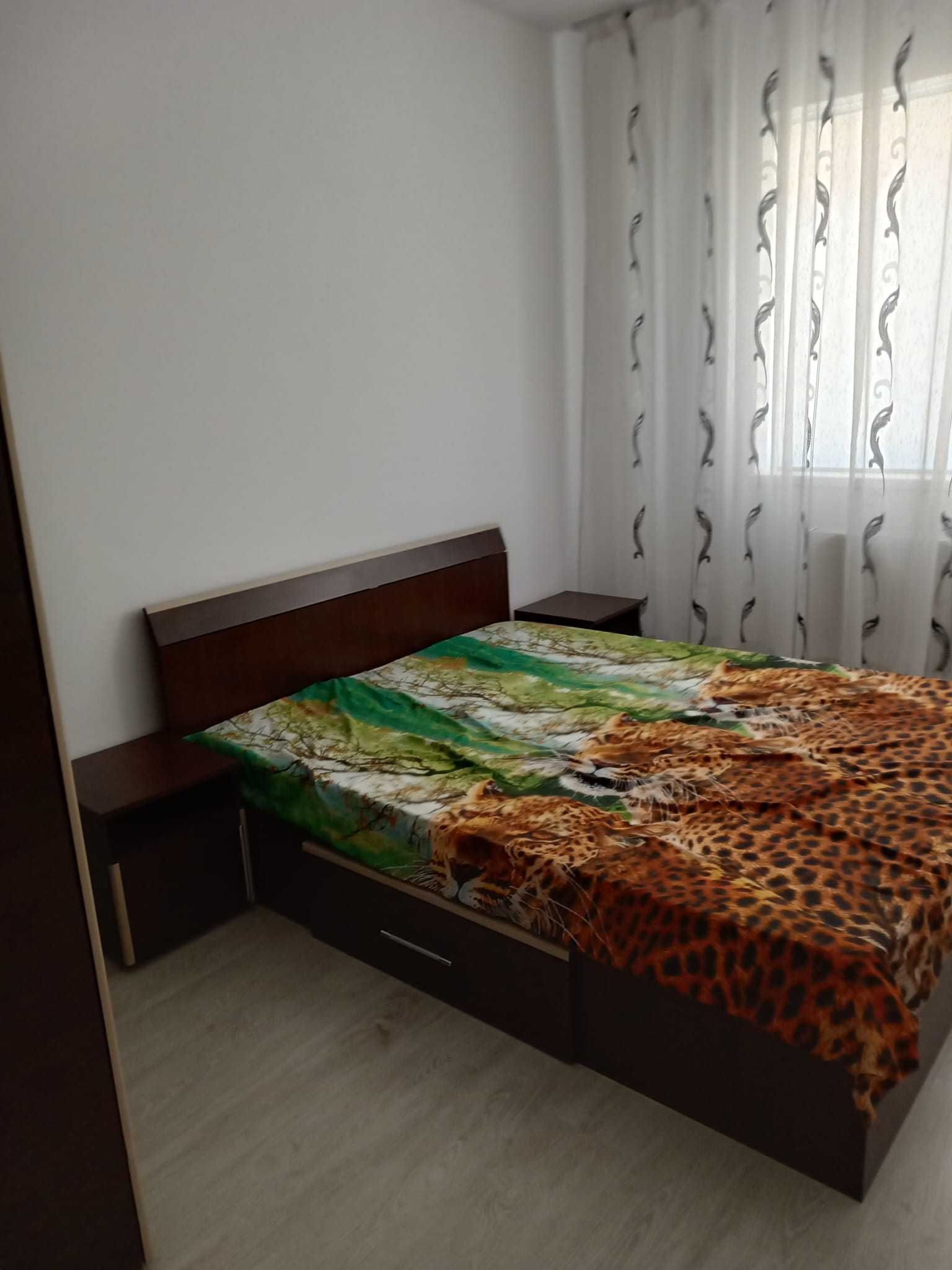Inchiriez apartament 2 camere militari residence cu parcare