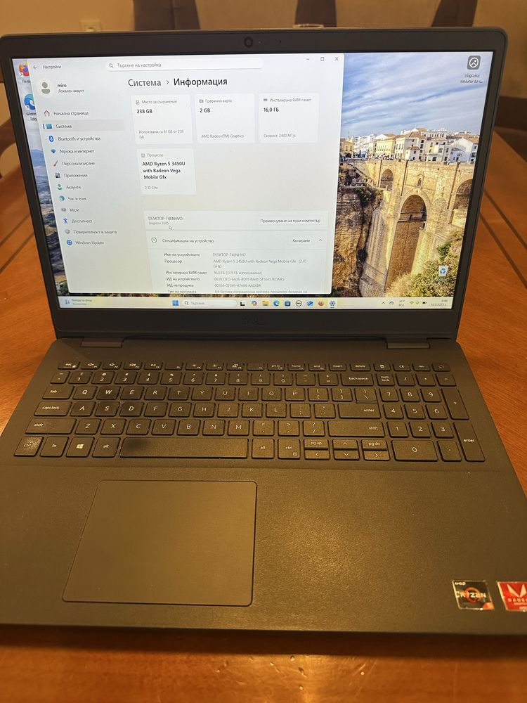 Лаптоп dell 3505 touchscreen