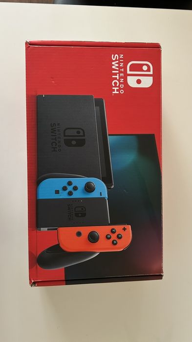Nintendo Switch – Red & Blue (конзола + комплект аксесоари)

Продавам