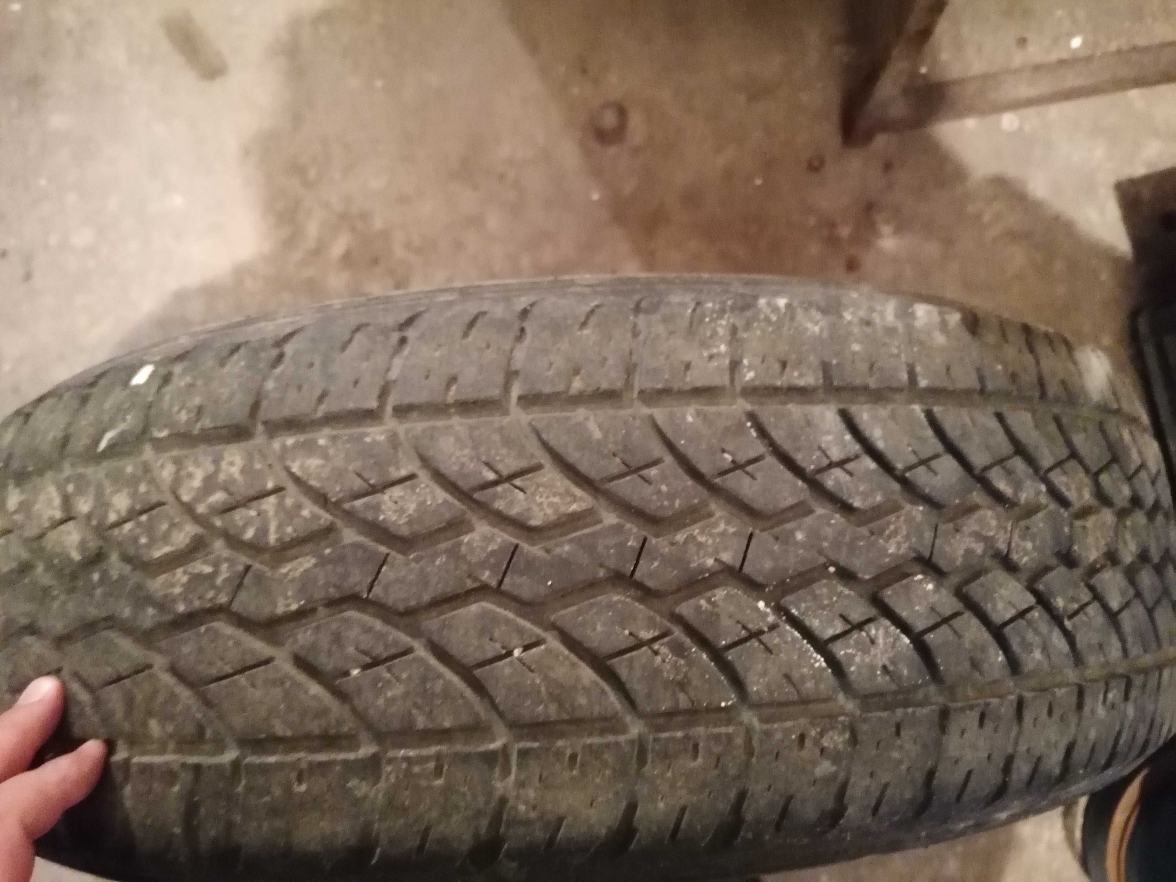 Продавам Гуми 225/65R18