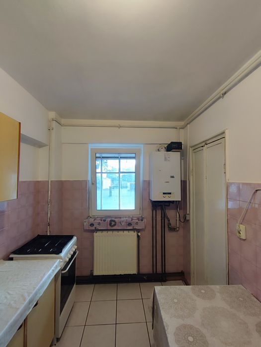 Închiriez apartament 2 camere decomandate, etaj 1, zona centrala Sibiu