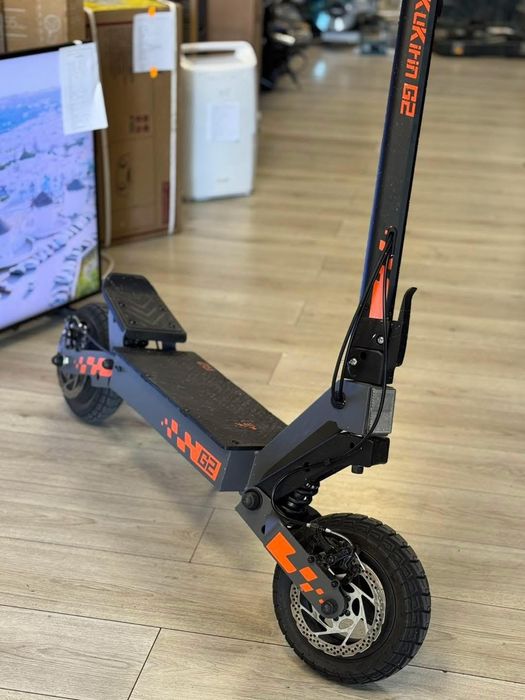 Amanet F28: Trotineta electrica KuKirin G2