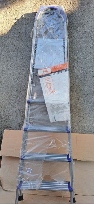 Scara metalica EVOTOOLS 647627, 1.65 m inaltime, 4 trepte + 1