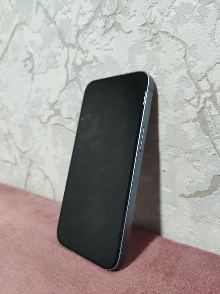 Iphone 14 почти в идеальном состоянии