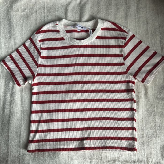 Одежды надевала 2-3 раза.Футболка и топ почти новые.