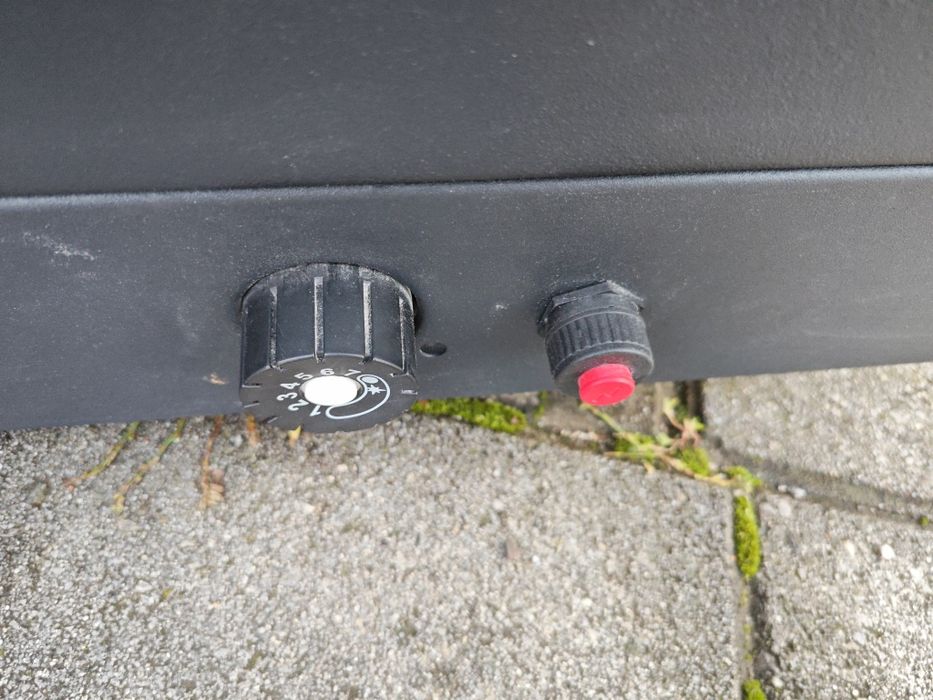 Газов стенен конвектор / камина със стъклен фронт