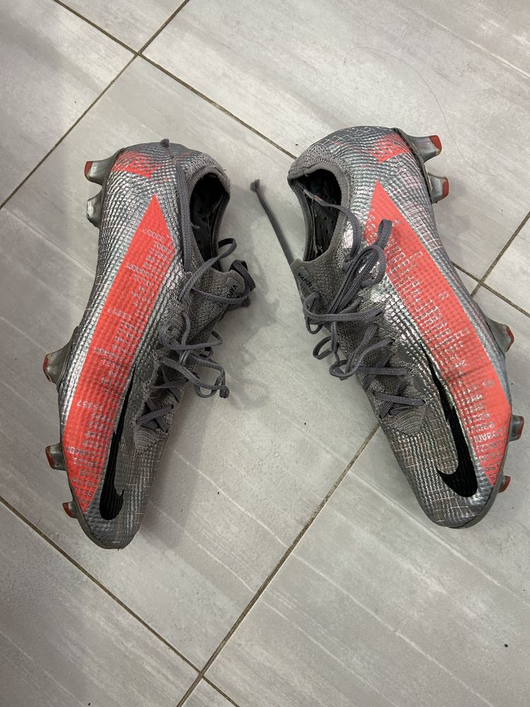 Бутонки Nike mercurial magista phantom adidas predator обувки Puma