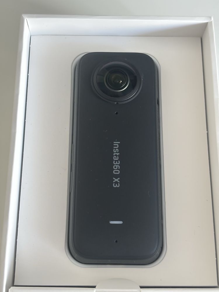 Екшън камера Insta 360 X3