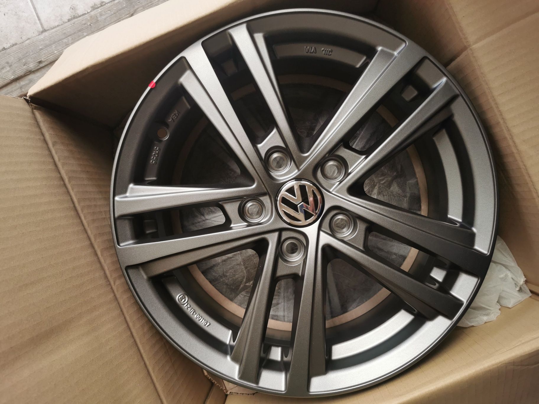 Vand jante de aliaj pentru vw pe 16 marca Oxxo gunmetal