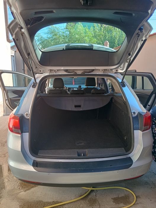 Vând Opel Astra K