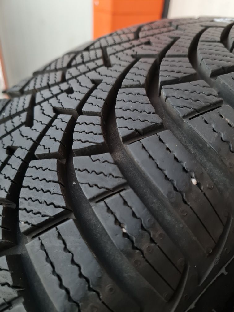 Зимни гуми 4 броя GOODYEAR UltraGrip 9+ 195 65 R15 дот 3322