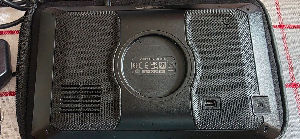 Навигация за камион Garmin Dezl LGV700 MT-S карти за цяла Европа