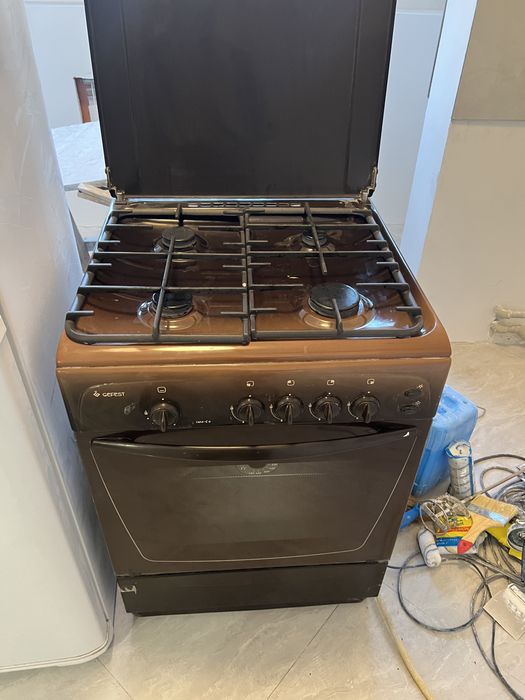 Продам газ плиту срочно