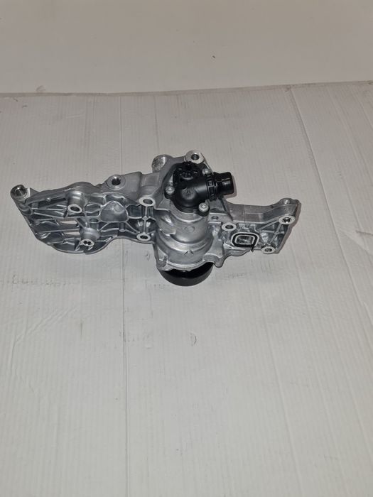 Suport accesorii pompa apa 1.5 B38A151 / cod-8631940 / BMW seria 1 /2