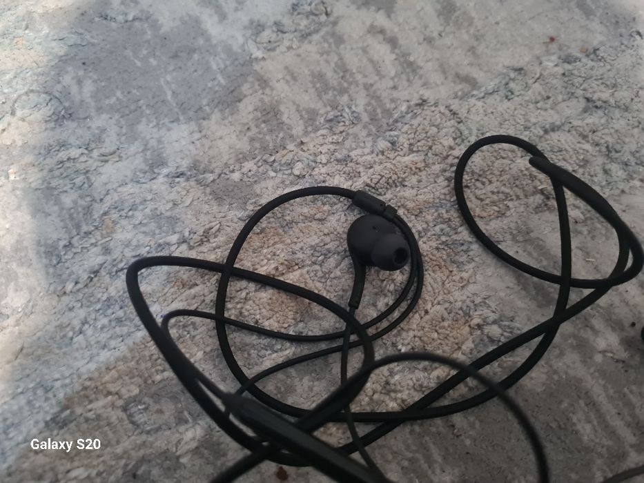 Căști cu fire samsung s20