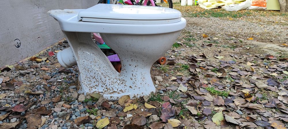 Унитаз строительный