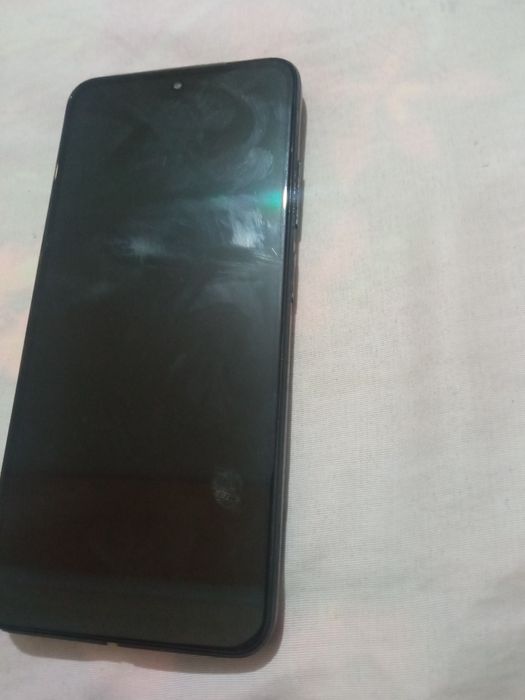 Redmi note 11S kamchilik deyarli yoʻq, pul kerakligi uchun sotuvda