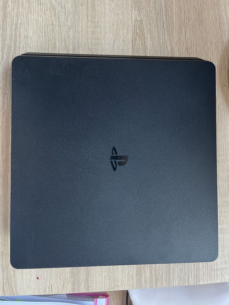 Ps4 stare foarte buna 1TB + fifa 19