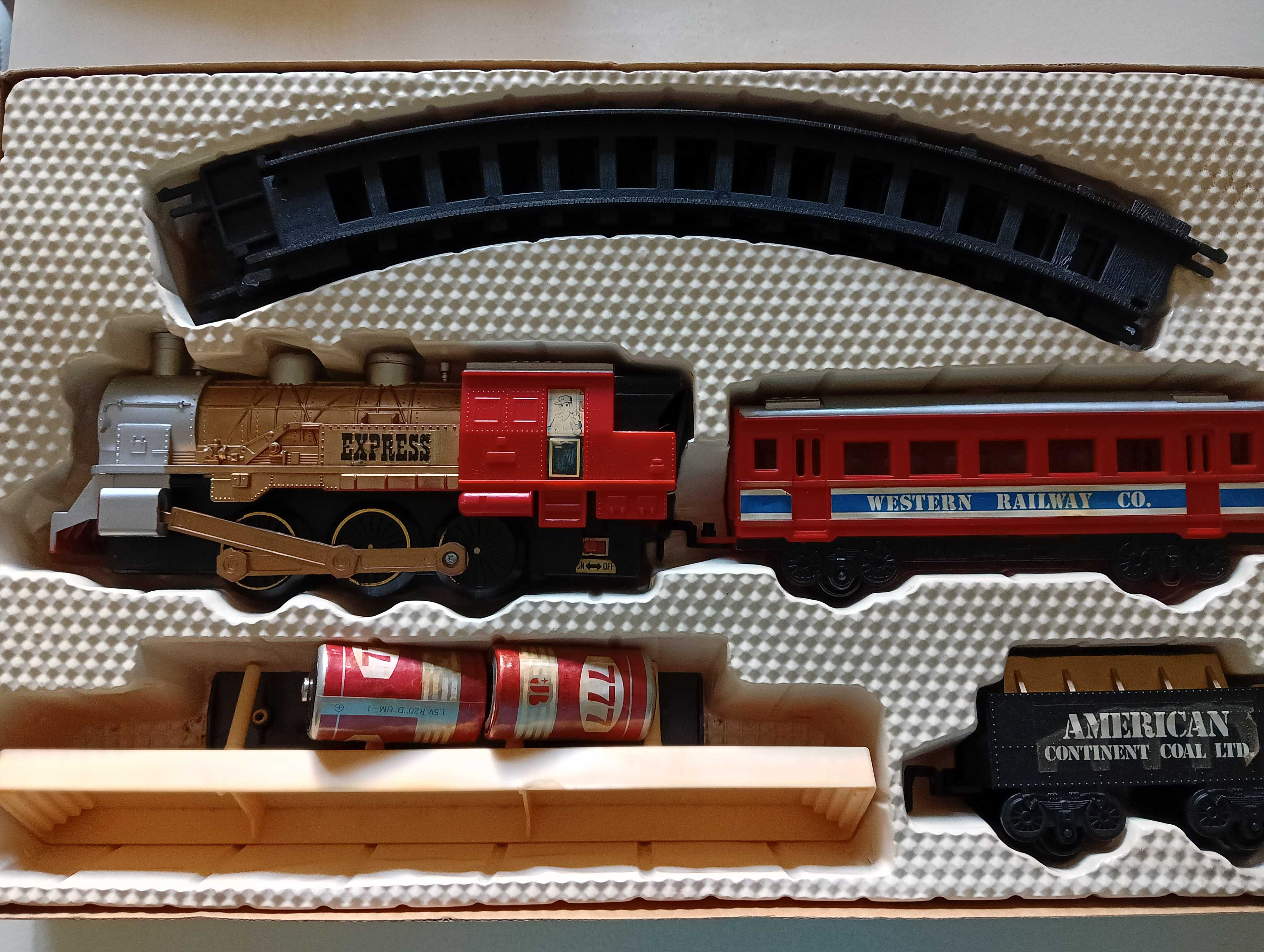Продавам влакчета "Moonbo Union Express" и " Piko Expert "