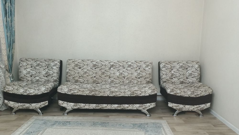 Продам диван с креслами