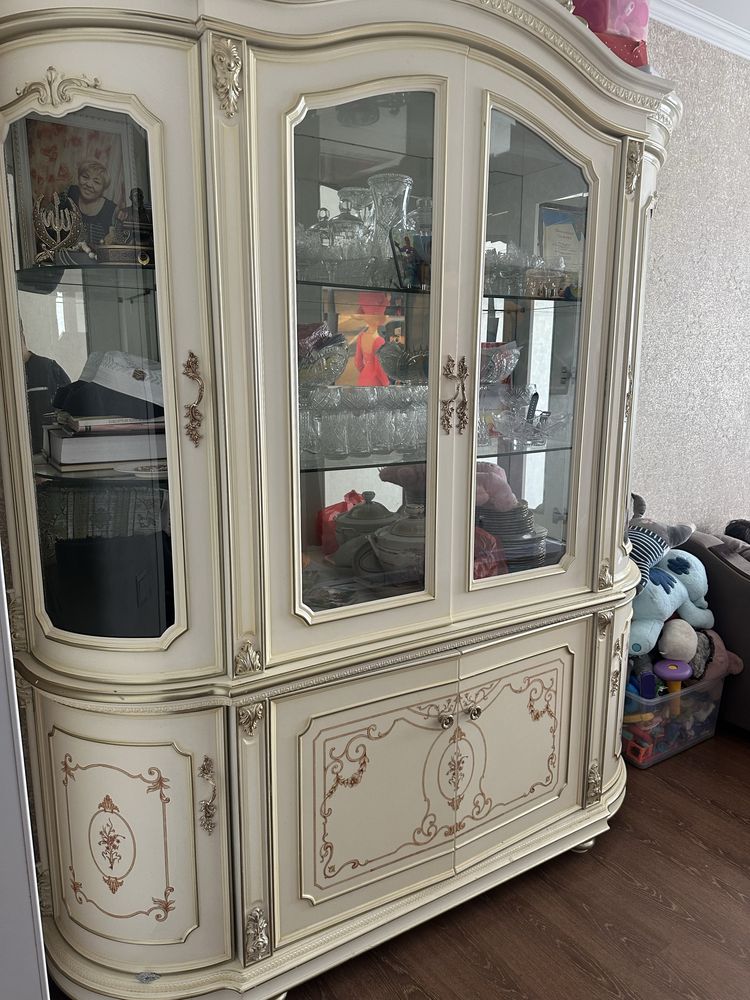 Продается  гарнитур в зал .