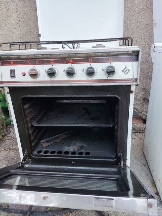 Газовая плита продам