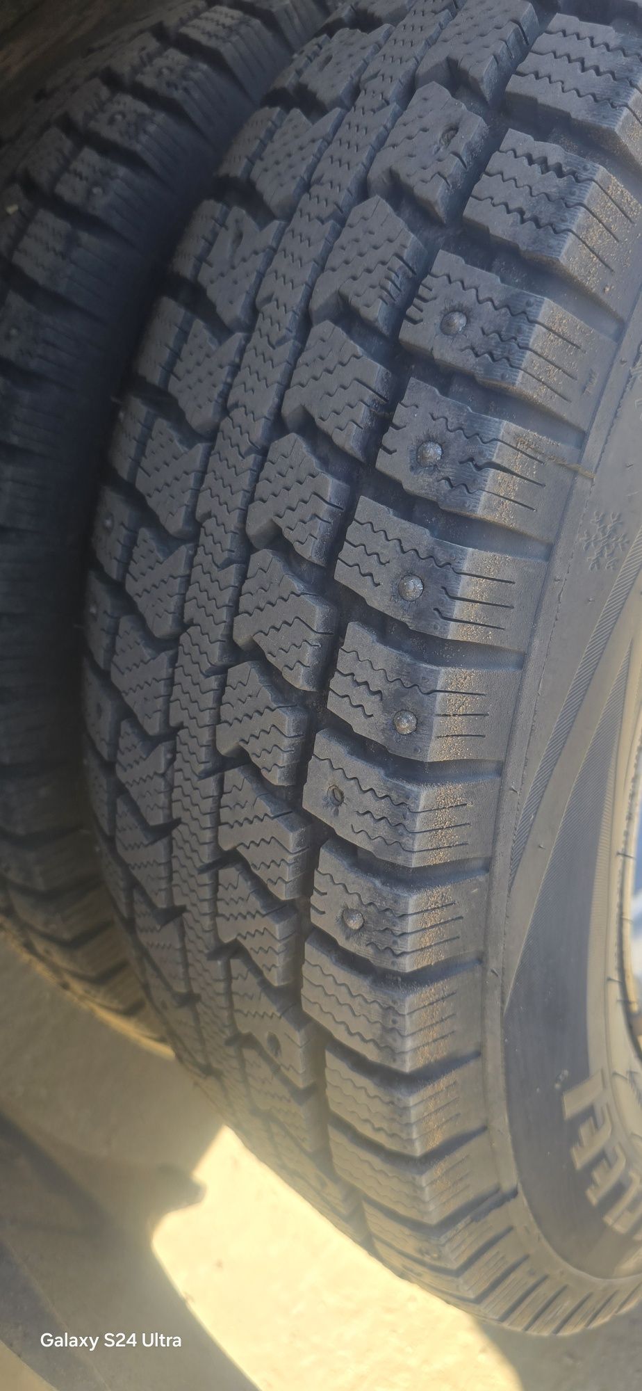 Продам на газель  зимние шины Viatti Vettore Inverno 195-75 R 16 C