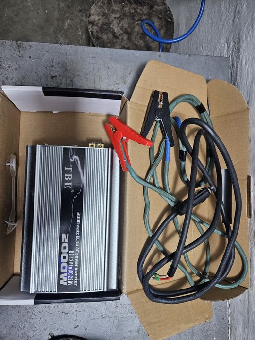 Продам инвертор 12/220 В