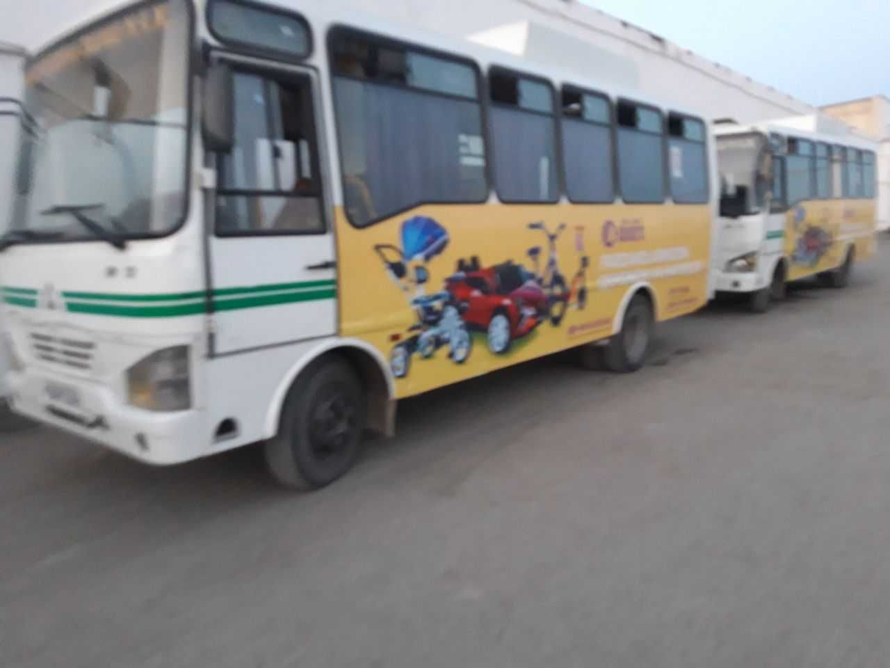 Avtobuslarda reklama Реклама на автобусах