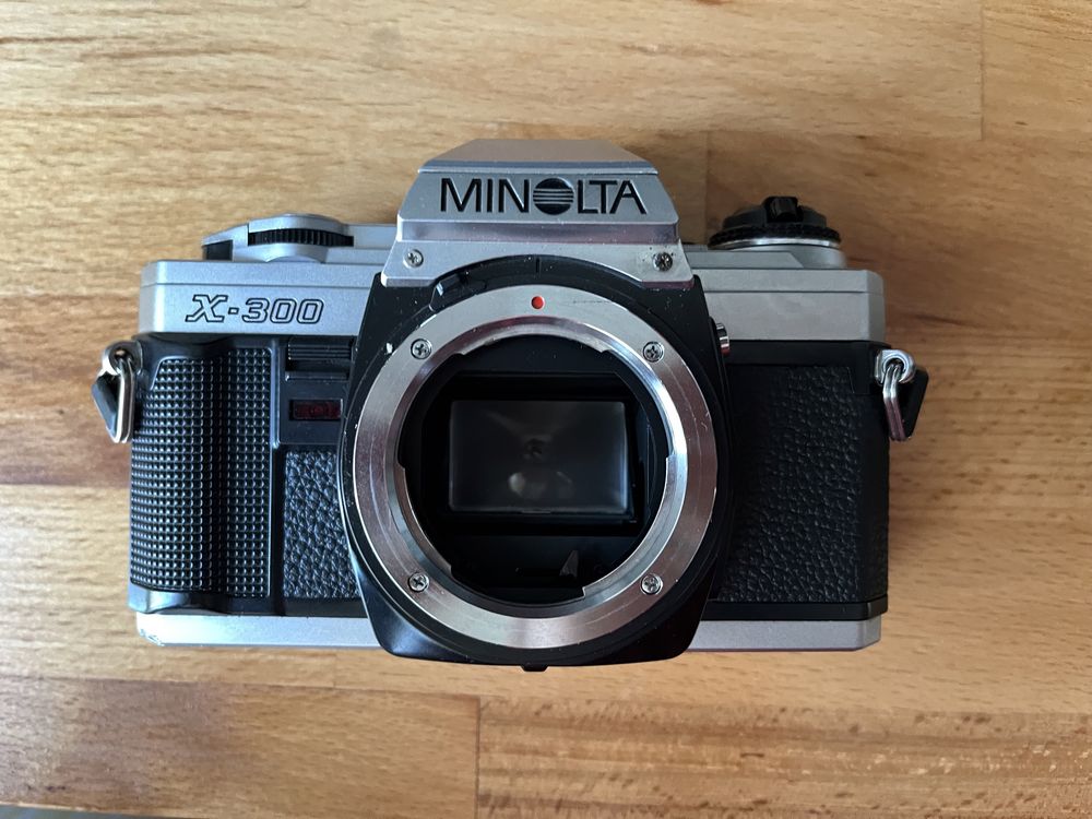 Minolta x300 cu obiecrtiv 50mm f1.8