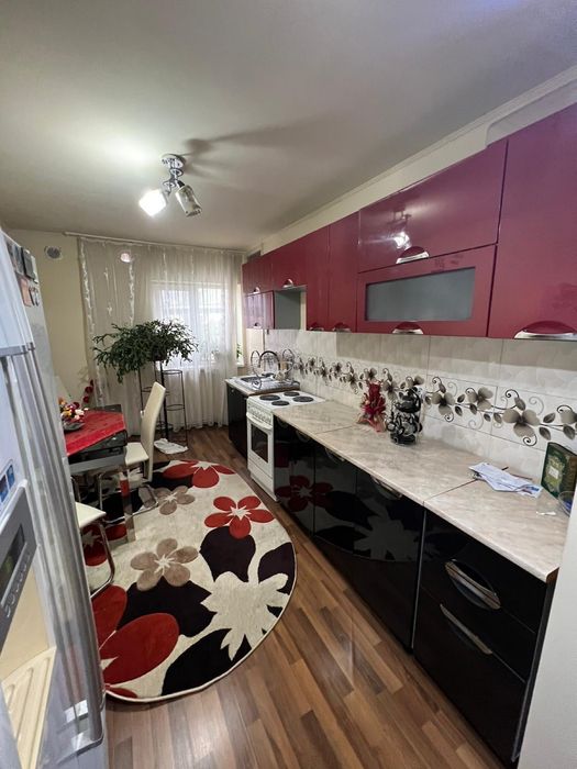 Vand apartament 3 camere decomandat