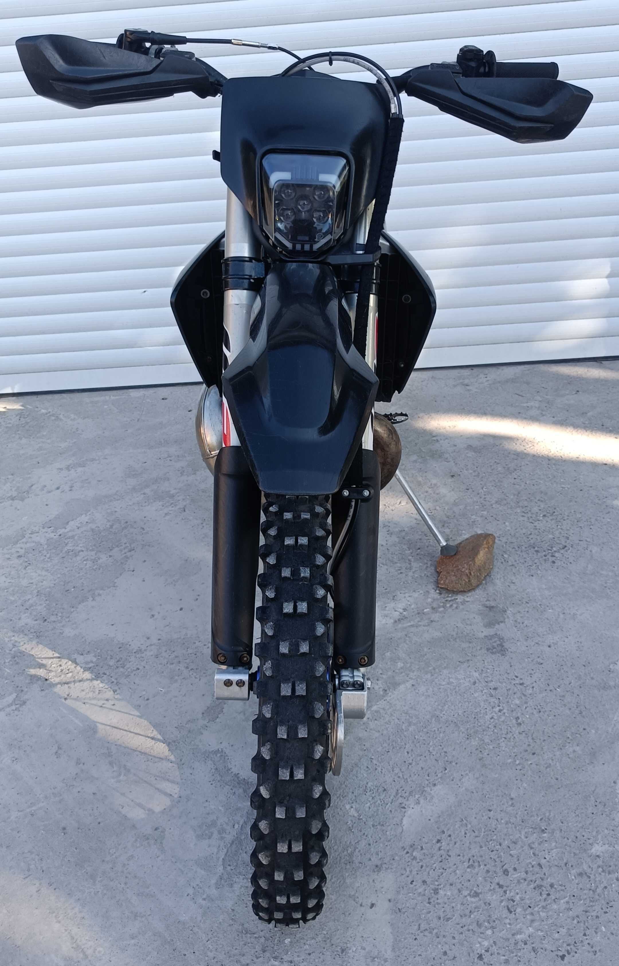 Husqvarna TE300 Регистриран