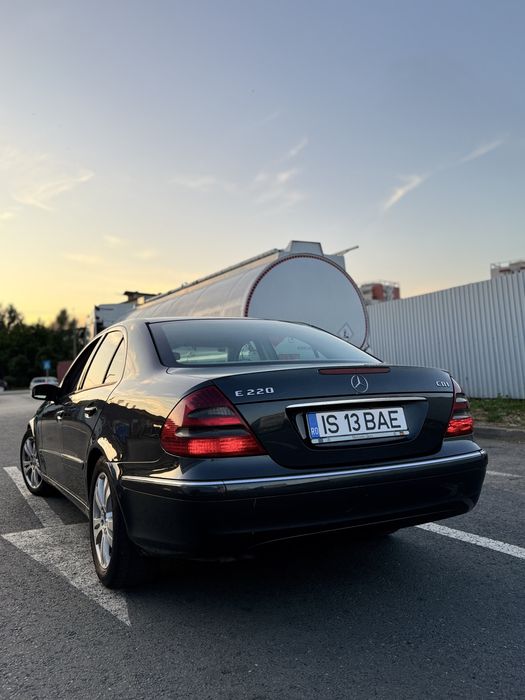 Mercedes-Benz E220