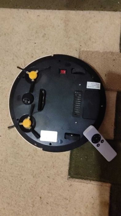 Продается робот пылесос