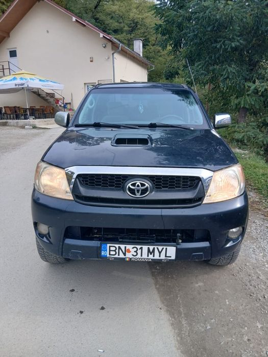 Vând Toyota Hilux 3L