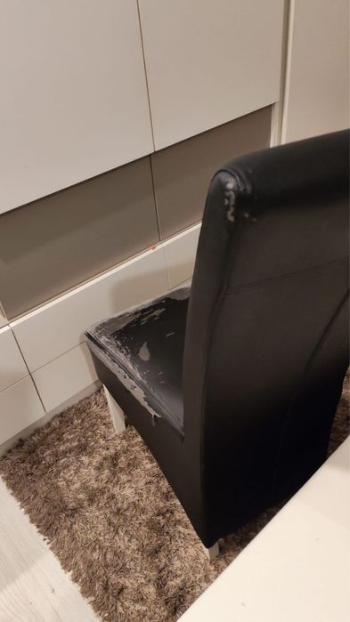 Vand set de 8 scaune - structura de lemn, extrem de rezistente