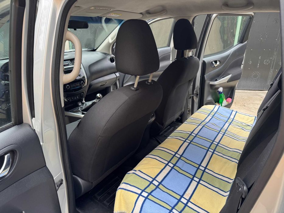 Vand autoutilitara Nissan Navara NP300