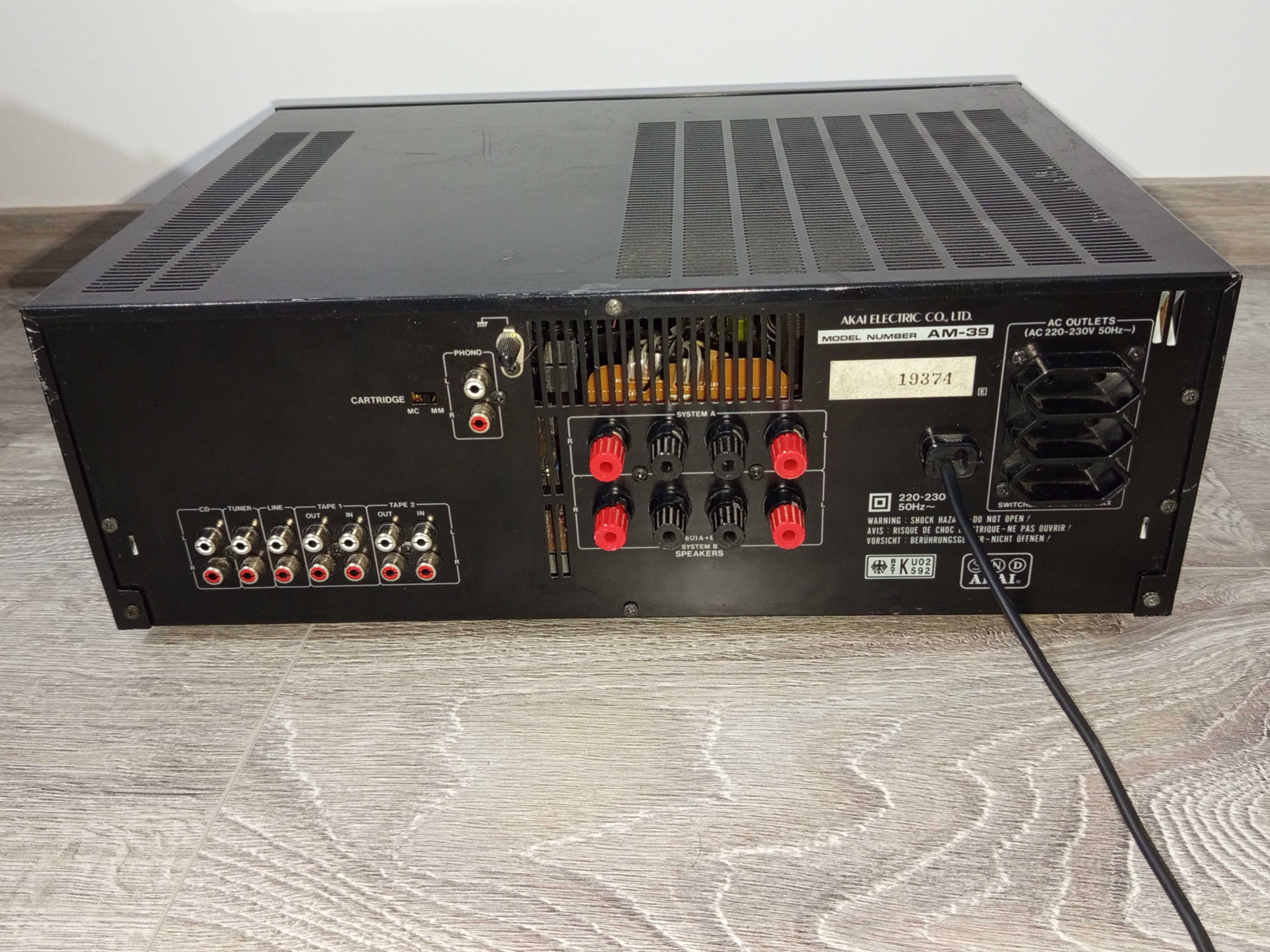 Стерео усилвател Akai AM-39
