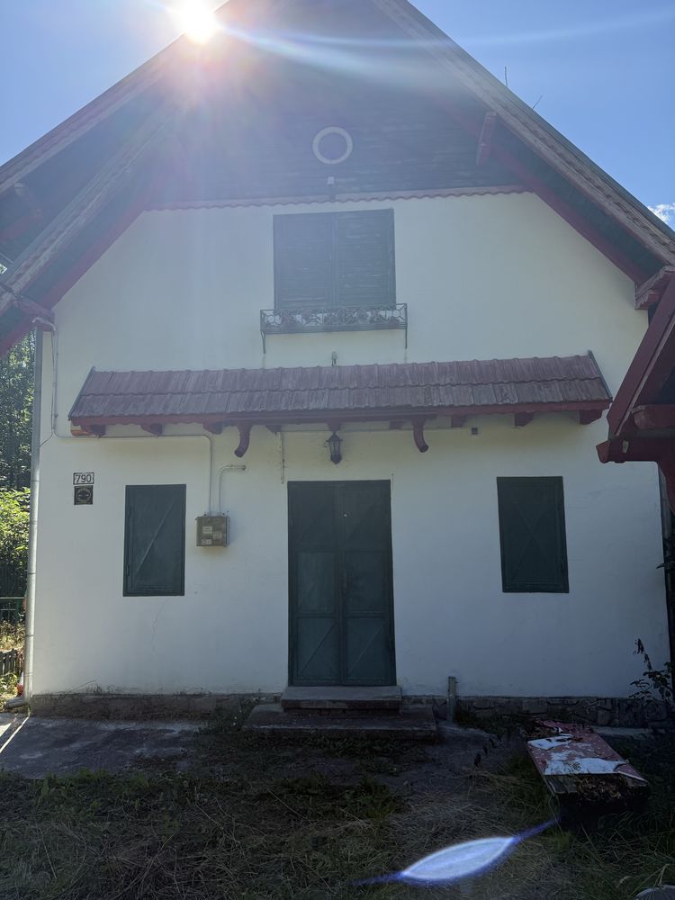 Vand vila de vacanta Valea Doftanei pe malul lacului Paltinul