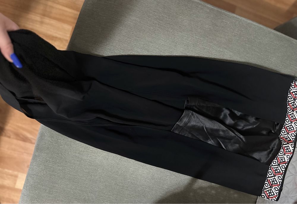 Fusta neagră, noua cu eticheta