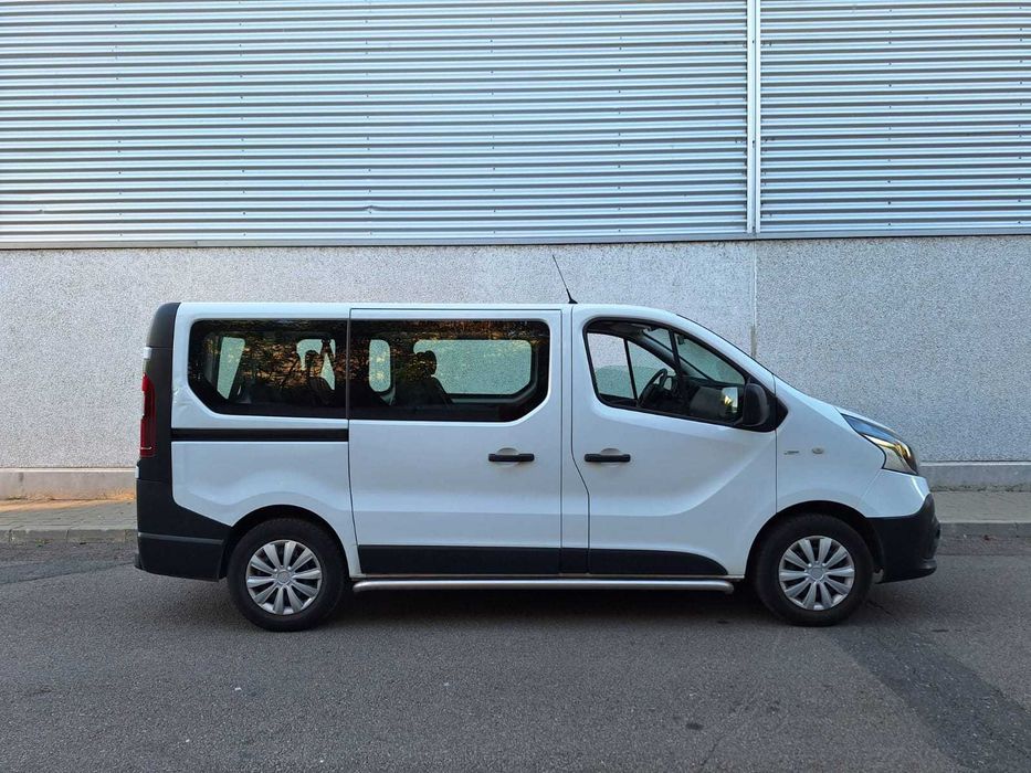Renault trafic 8+1 persoane