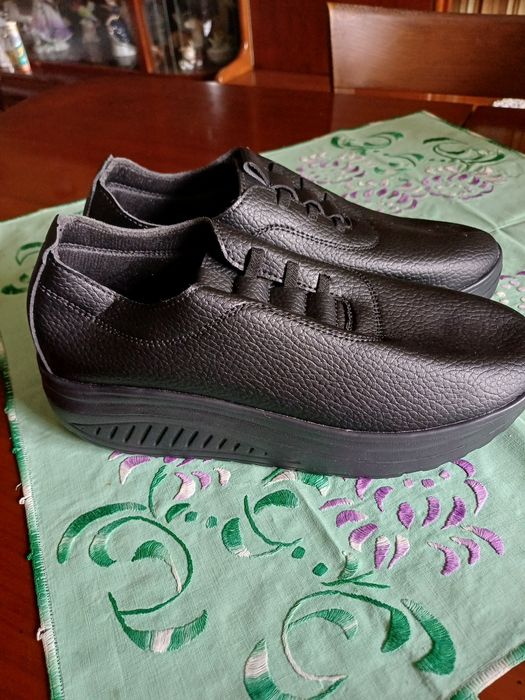 Pantofi damă cu talpa ortopedica.