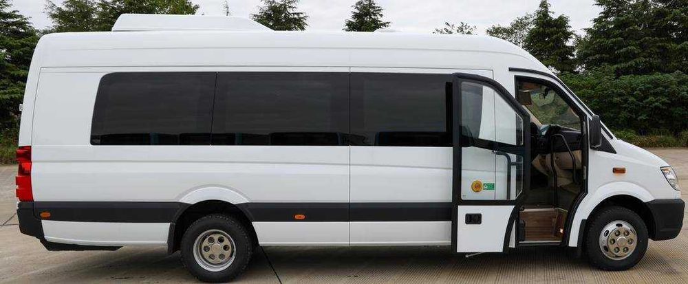 Туризм учун кичик сигимли автобус