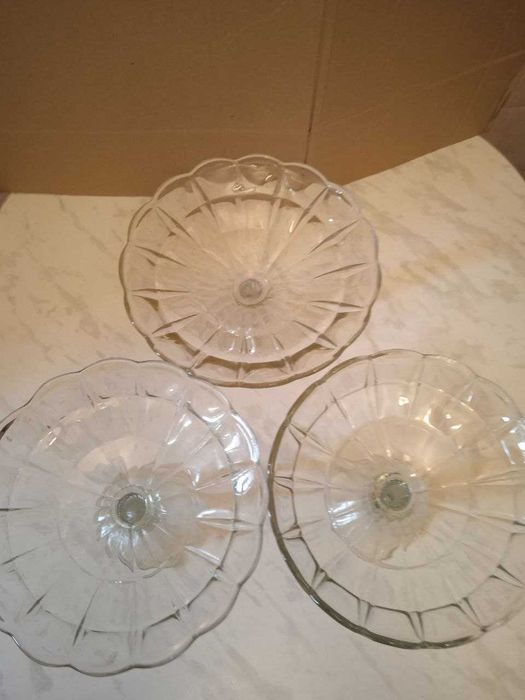 Вазы для фруктов , сладостей , стекло   , за 1 штуку 800 т